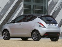 Lancia Ypsilon photo